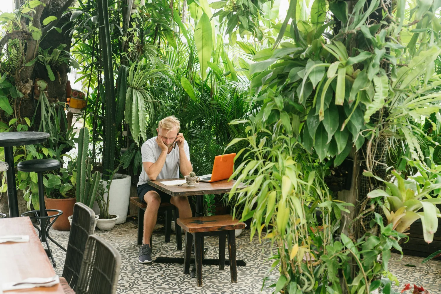 How to Handle Finances & Taxes as a Digital Nomad (Without Losing Your Mind)